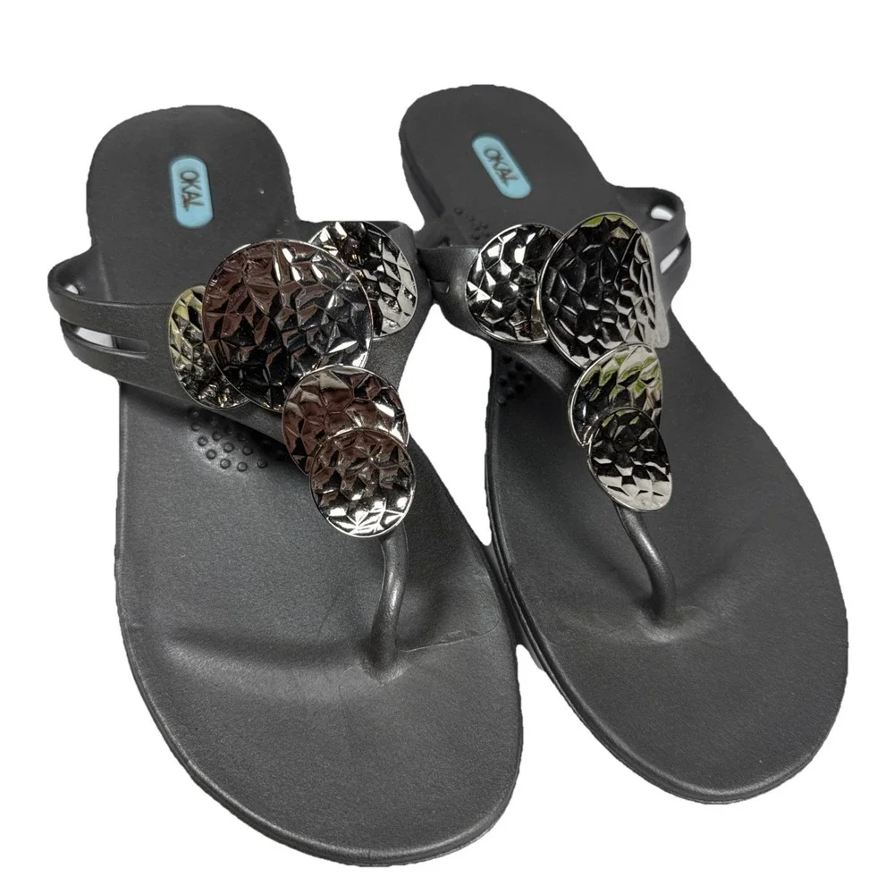 Oka-B Gemma Medallion Sandals‎ Gray /Silver Hammered Thong Flip Flops Women's L